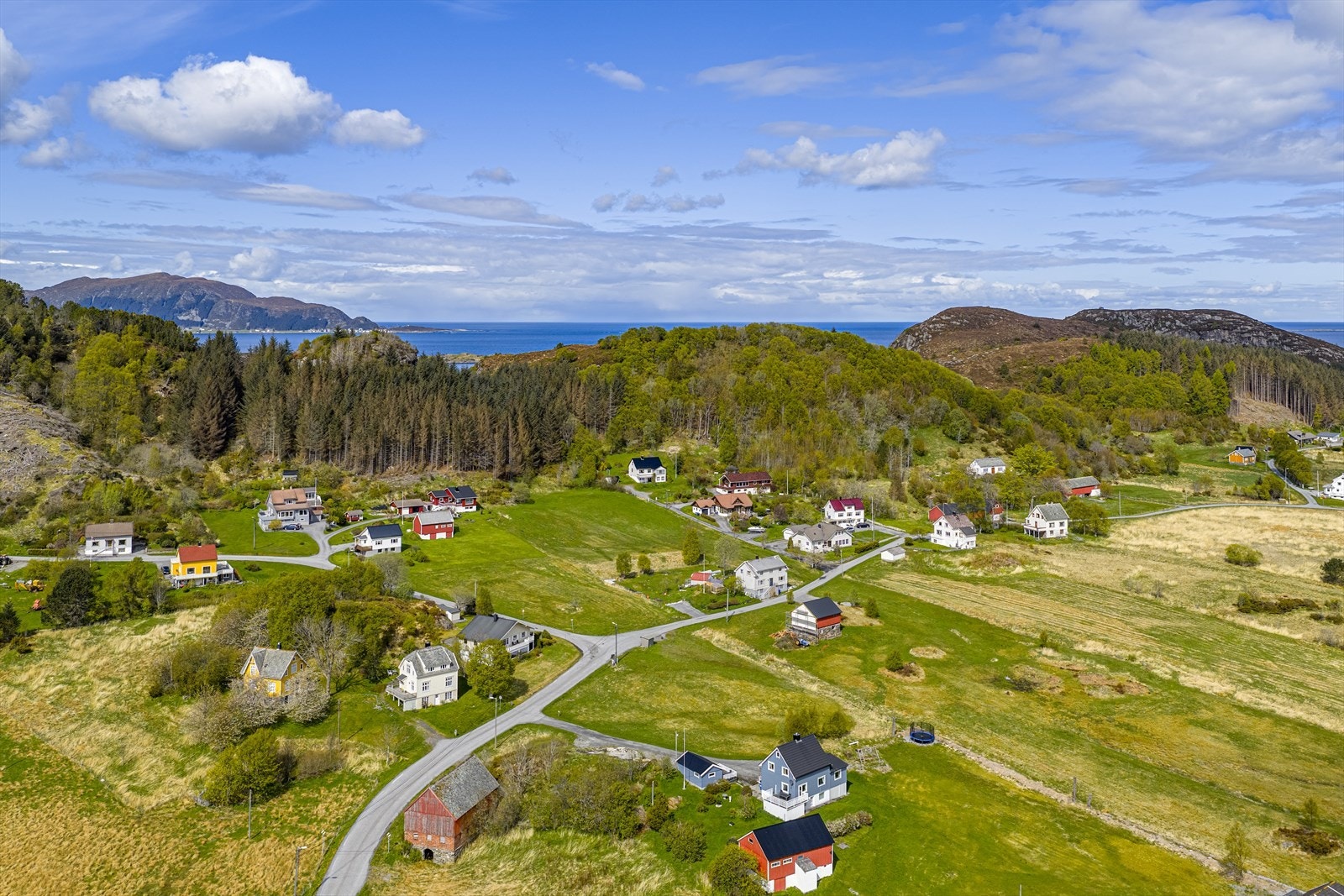 Velkommen til en hyggelig visning! (Foto: Blåtind Fotografikk) Galleribilde