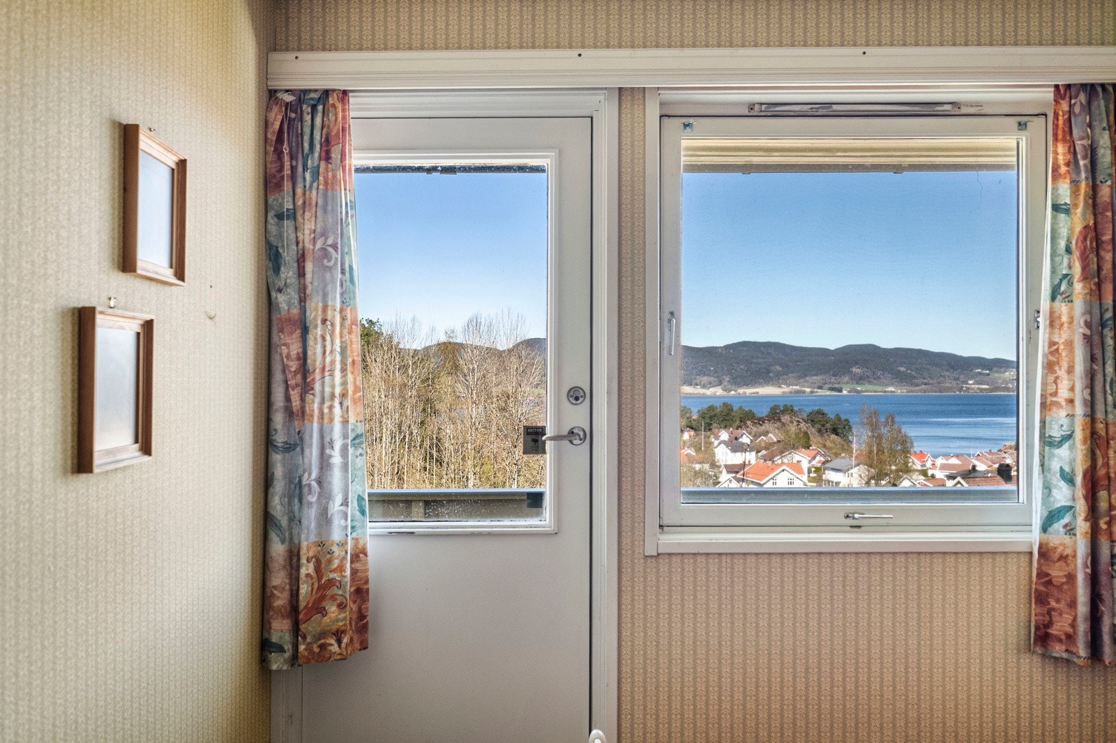 Utgang til balkong. Galleribilde
