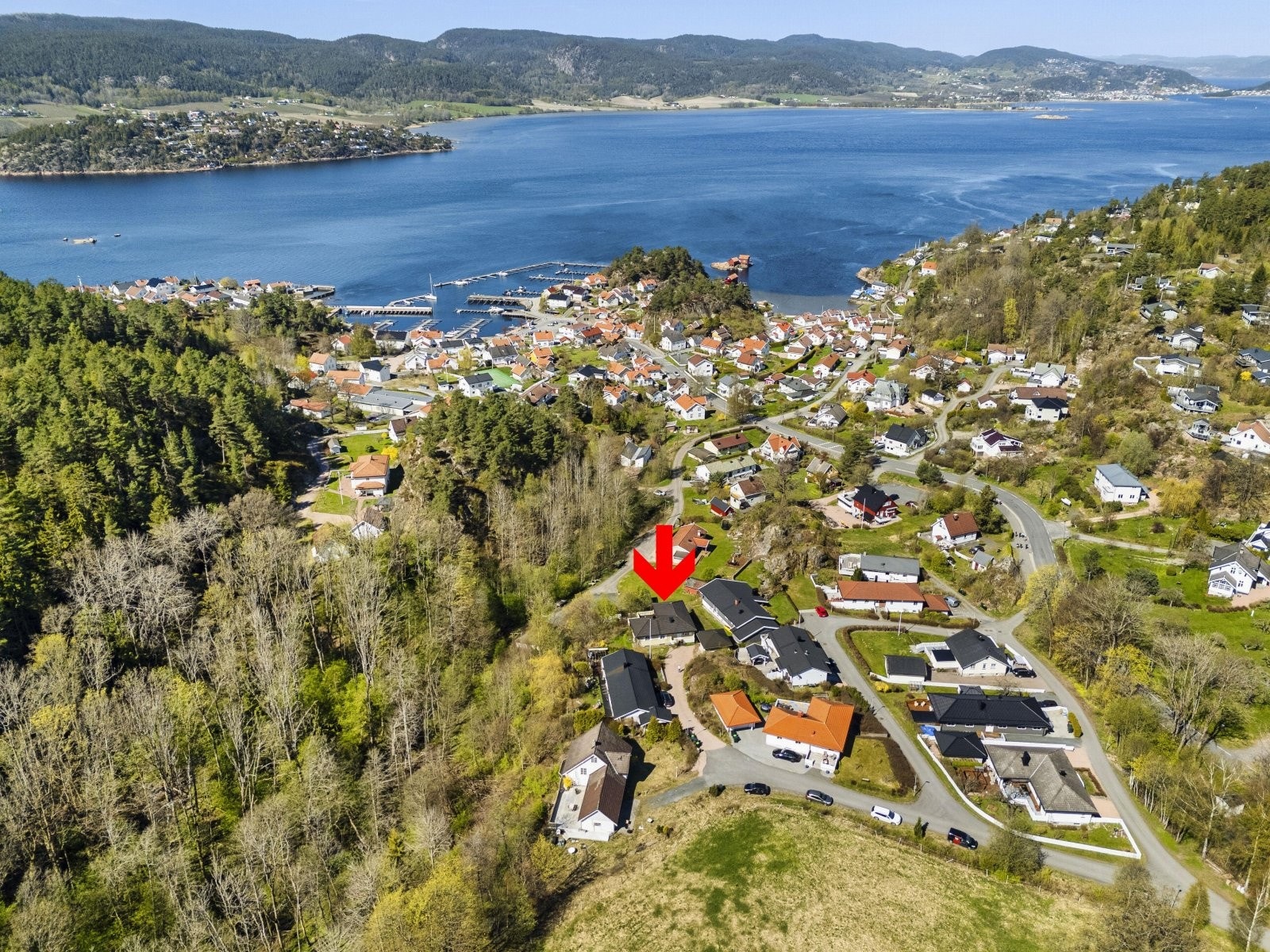 Beliggende med gangavstand til Holmsbu sentrum. Galleribilde