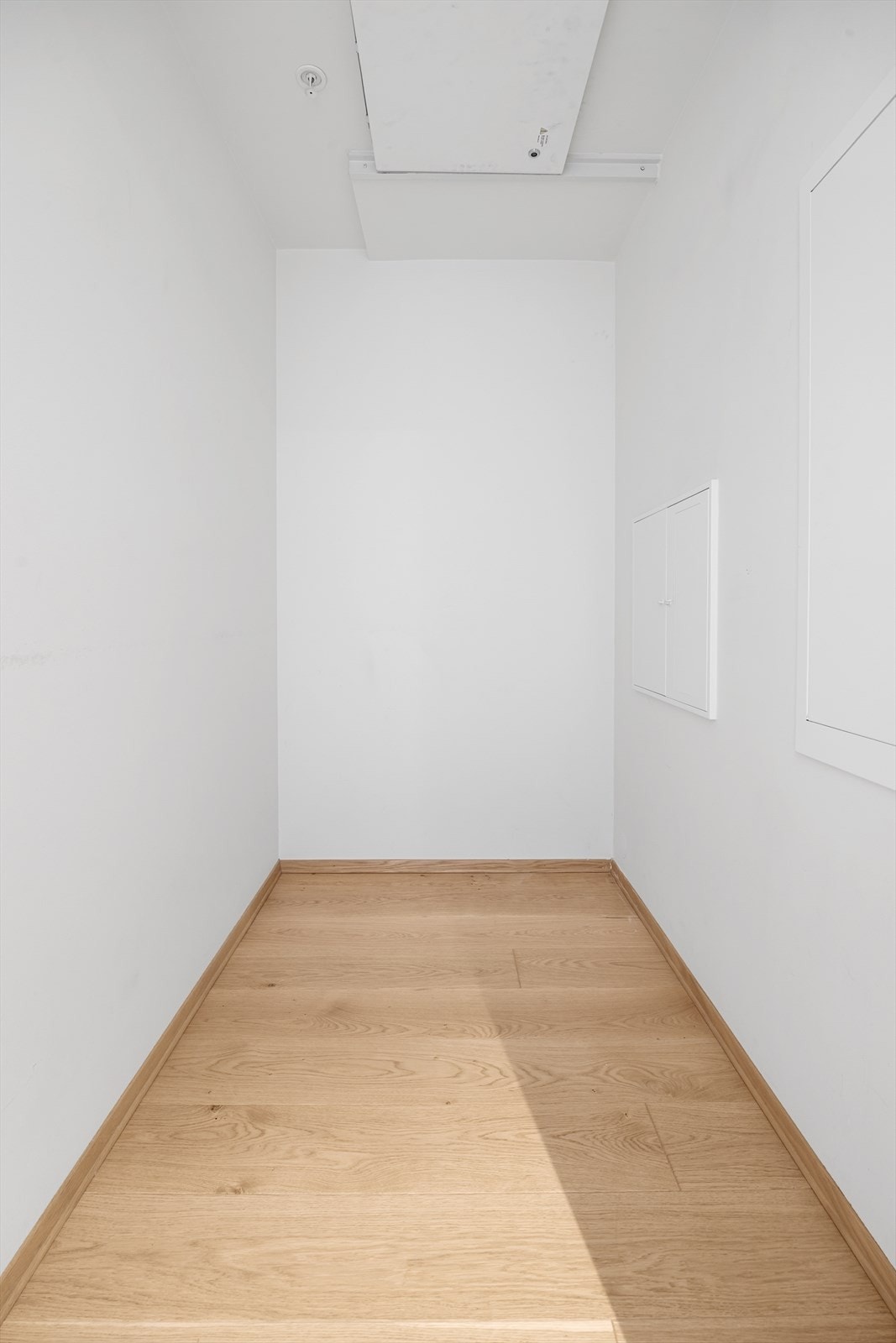 Leiligheten har en innvendig bod med lagringsplass. Galleribilde