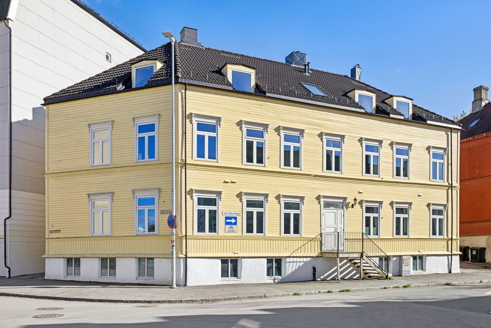 Bygården er fra 1897 og ligger sentralt til på Møllenberg, i et veletablert nabolag. Galleribilde