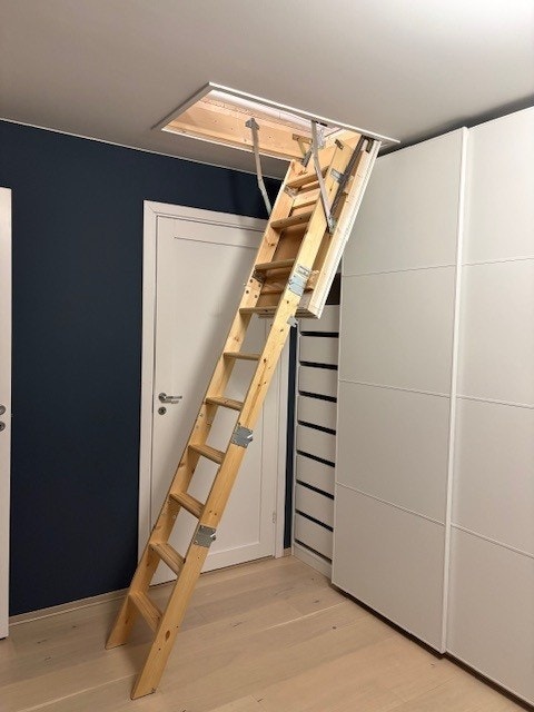 loft.jpFra hovedsoverommet er det trapp opp til loftet. Galleribilde