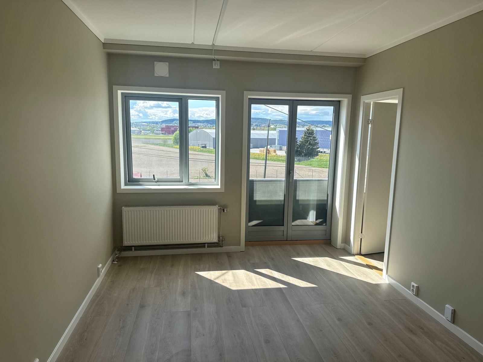 Stue med fransk balkong Galleribilde