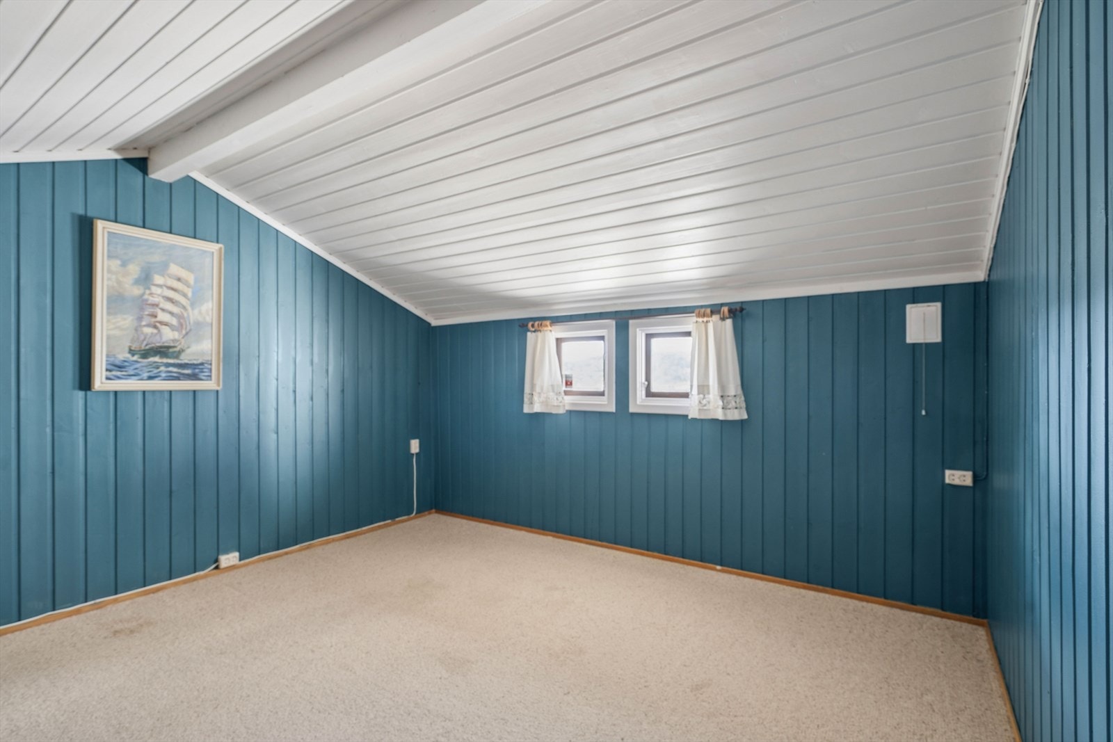 Romslig innvendig bod med adkomst fra vaskerommet. Galleribilde