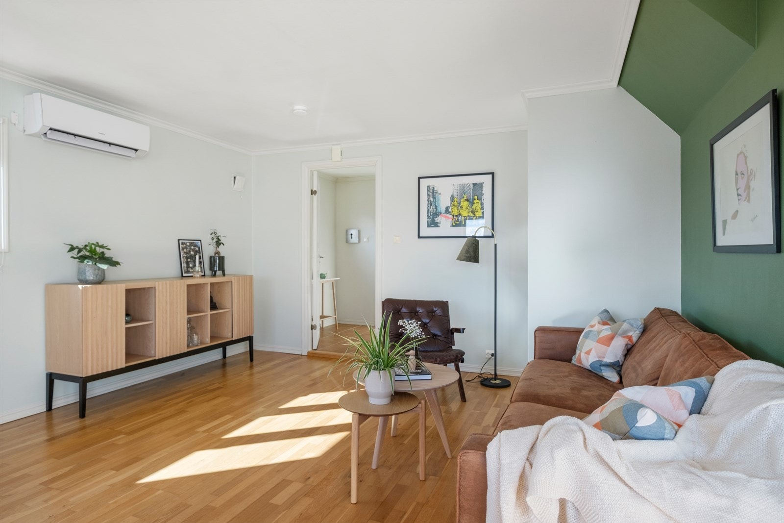 Trivelig stue med varmepumpe Galleribilde