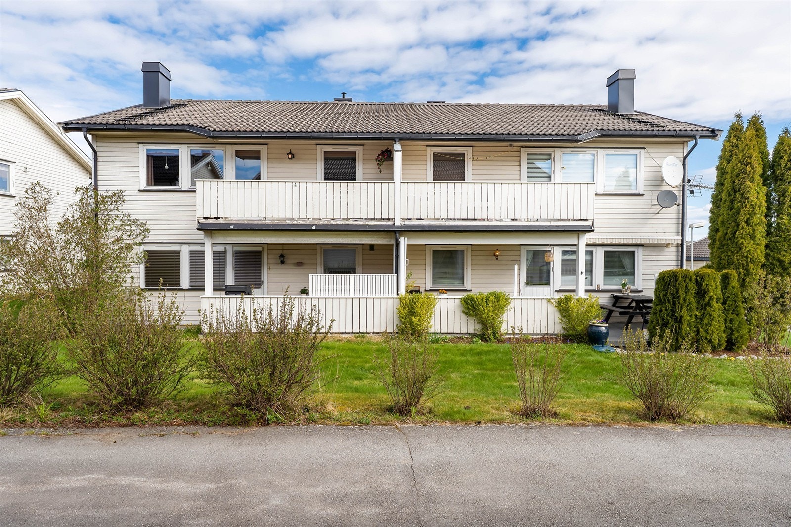 Fellesområdene inkluderer også lekeplass og sittegrupper. Galleribilde