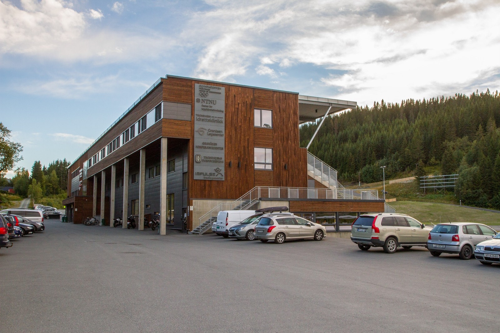 Fra leiligheten er det noen minutters gange til VM anlegget i Granåsen. Galleribilde