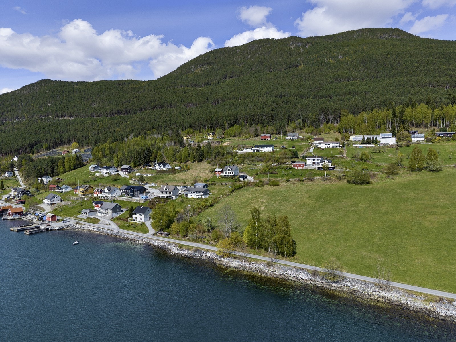 Nærområdet byr på flotte turområde både sommar og vinter. Galleribilde