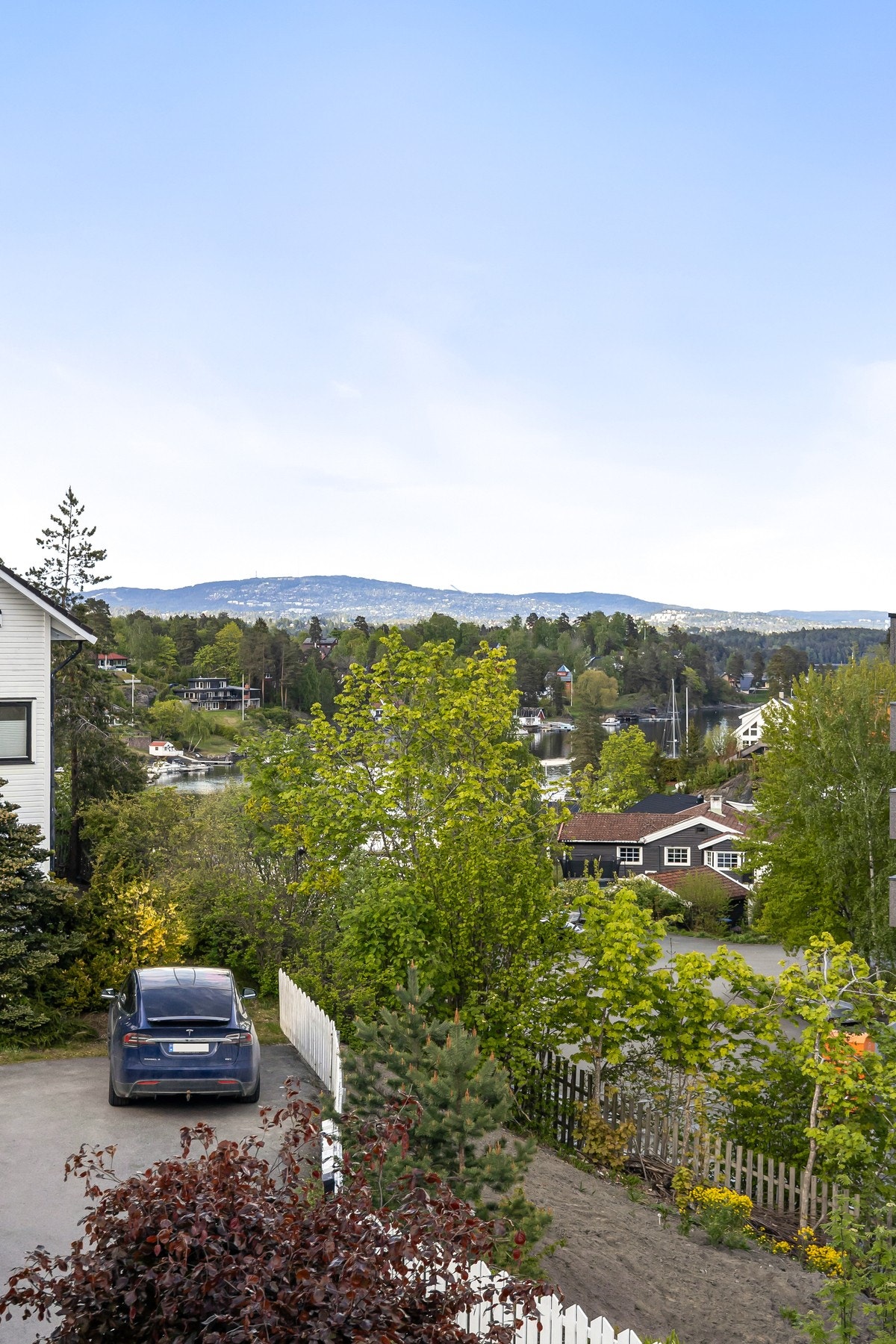 Det fremheves at det er barnevennlig,sentralg og et godt sted å vokse opp. Galleribilde