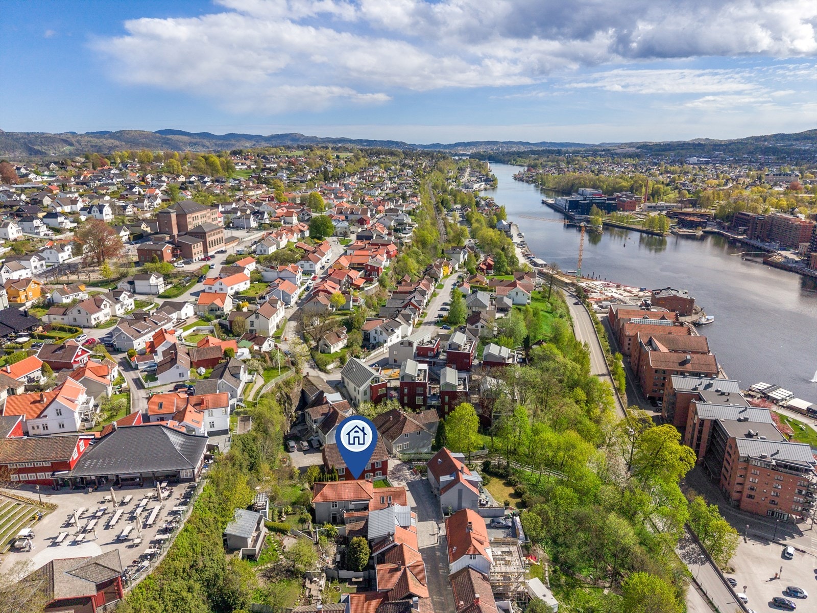 Eiendommen er markert med sin sentrale plassering i Snipetorp. Galleribilde