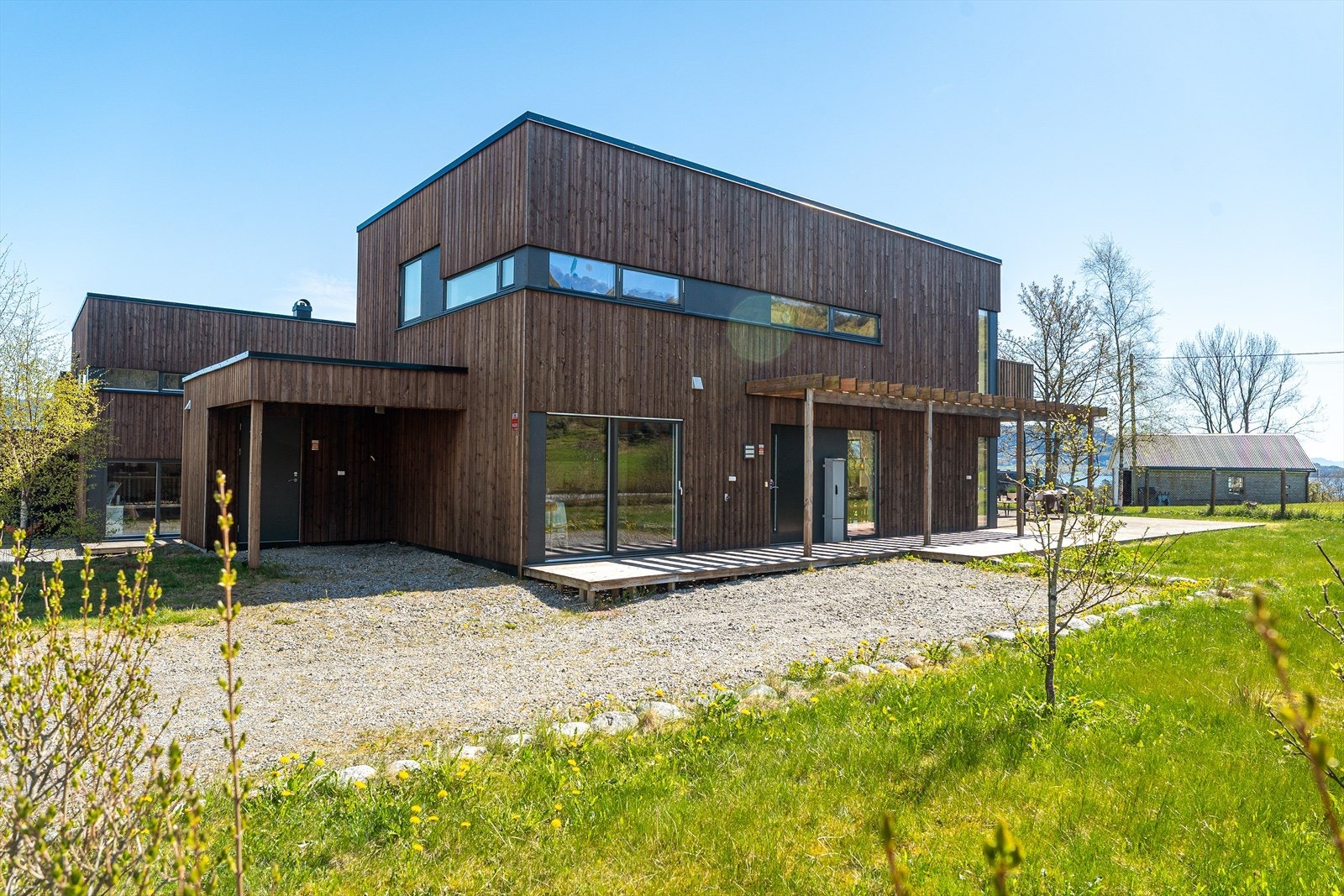 Utvendig sportsbod med god plass til oppbevaring Galleribilde