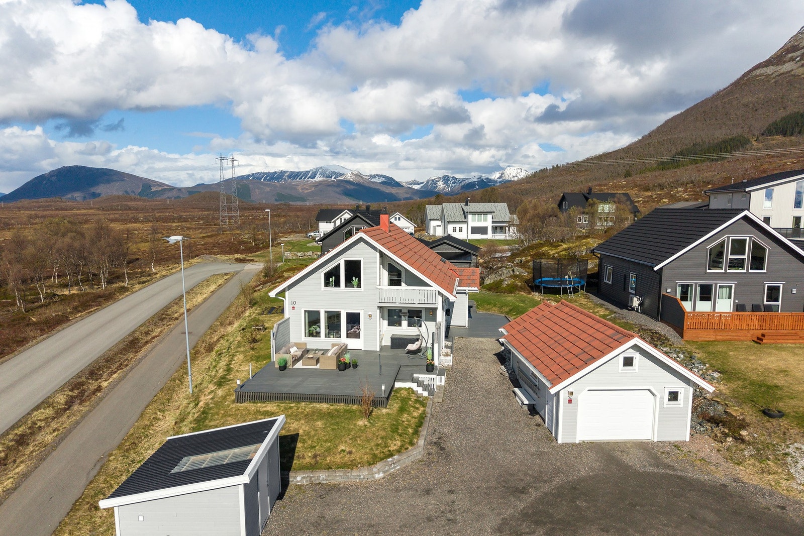 Boligen ligger i ett etablert og populært boligområde på Strand Galleribilde