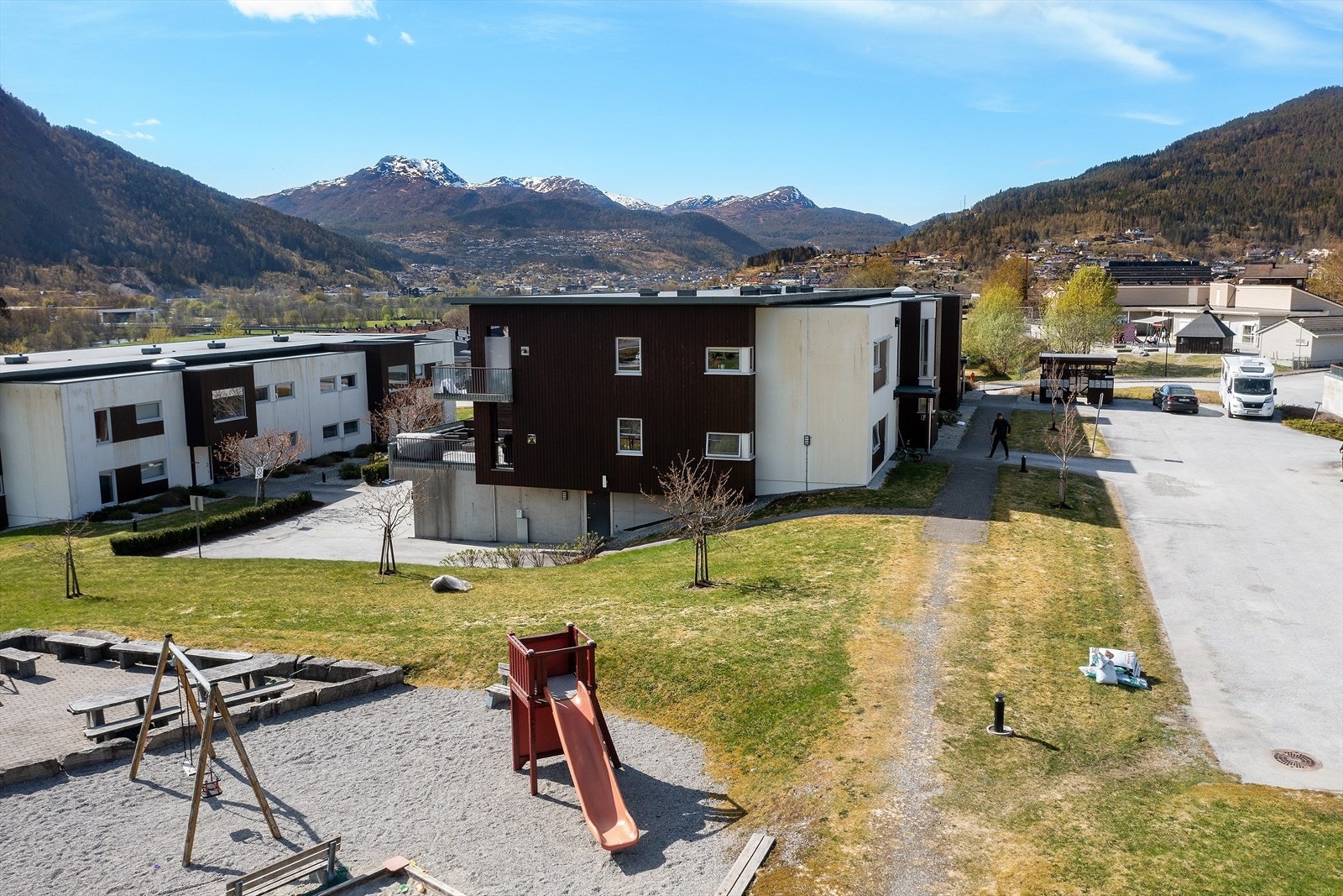 Sameiget har fine fellesområder med gode soltilhøve. Galleribilde