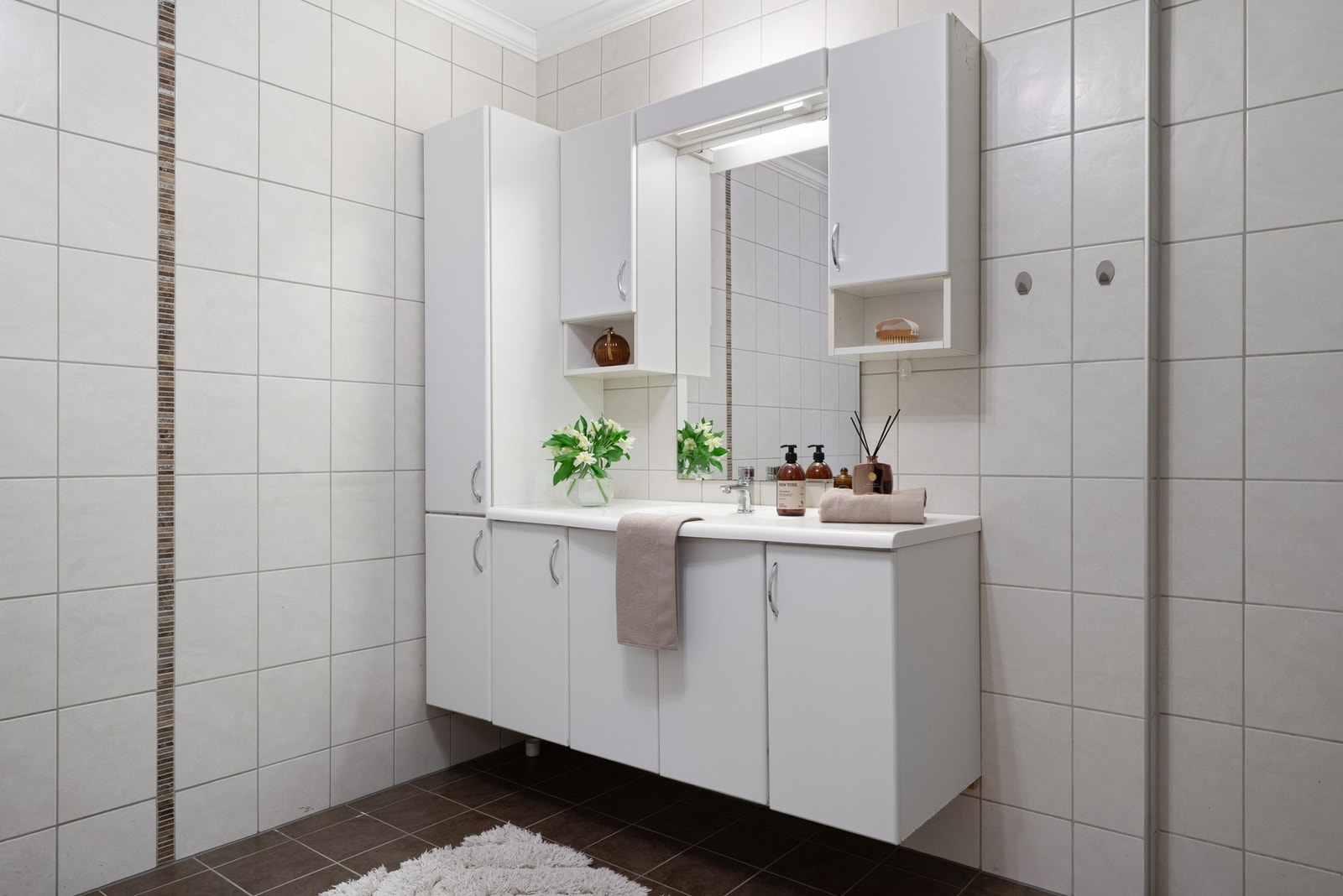 Badet er på hele 7,8 kvm Galleribilde