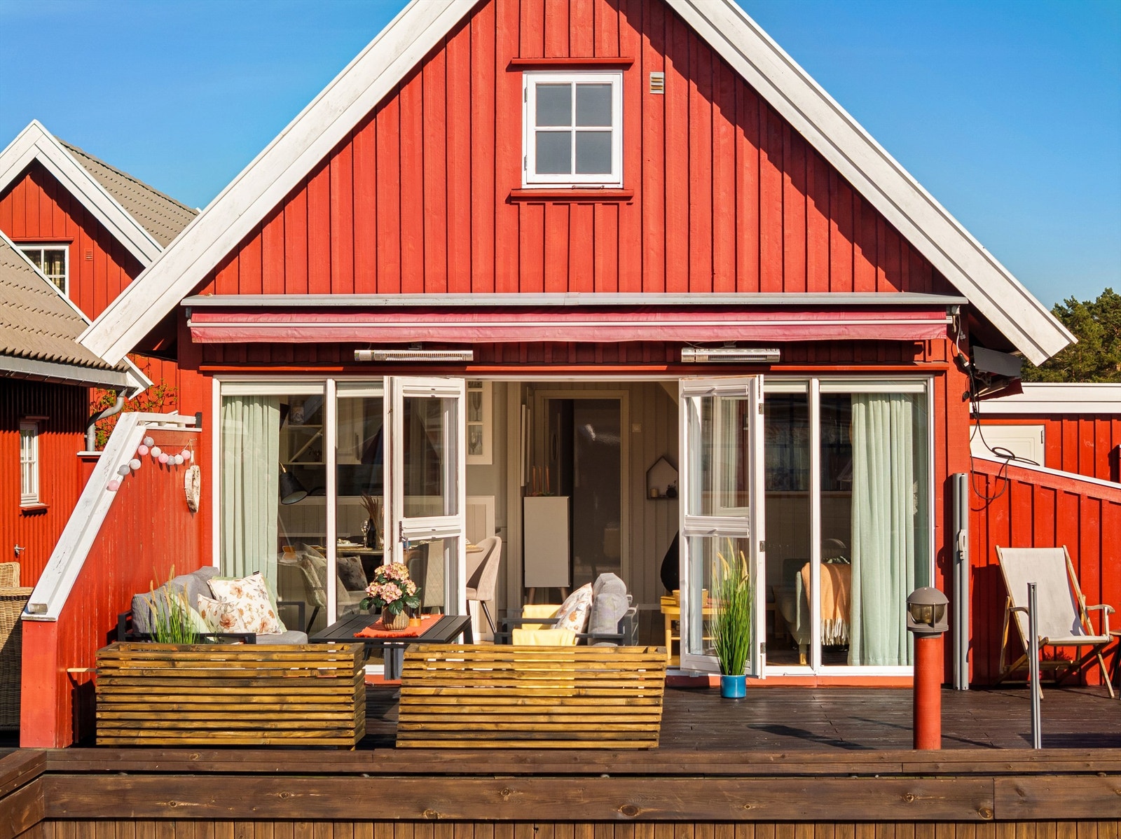 Sjøboden ble oppført i 2000, men betydelig oppgradert i 2015.
Fotograf; Kristoffer Kristiansen. Galleribilde