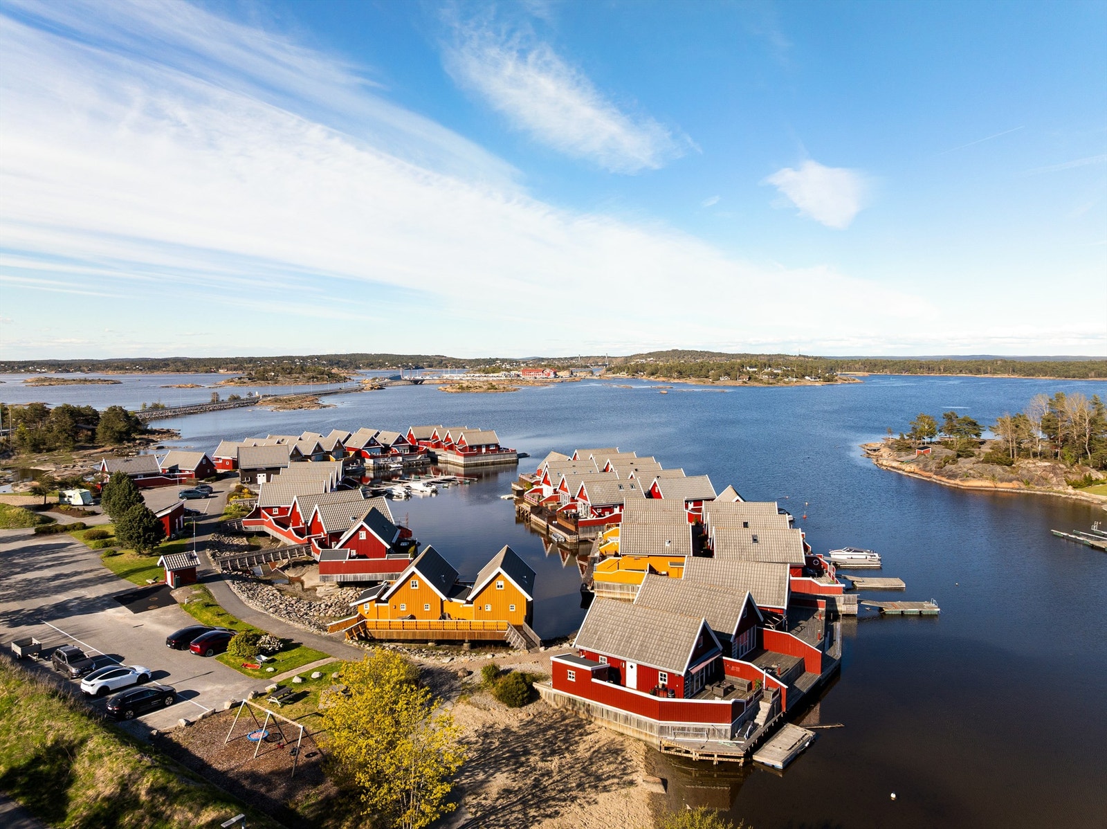 Sameiet er veldrevet og har i senere år nedlagt innsats i oppgradering av fellesarealene. Omkring biloppstillingsområdet finnes både lekeplass og sandvolleyballbane. Galleribilde