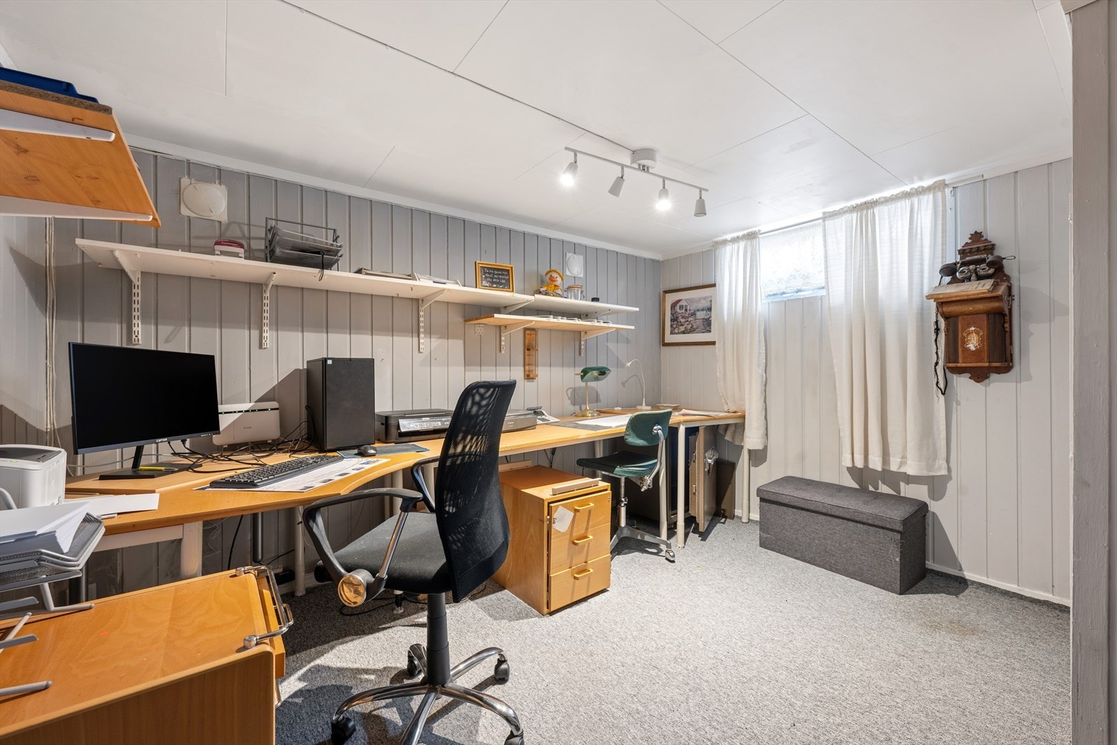 Kontor i underetasjen. Galleribilde