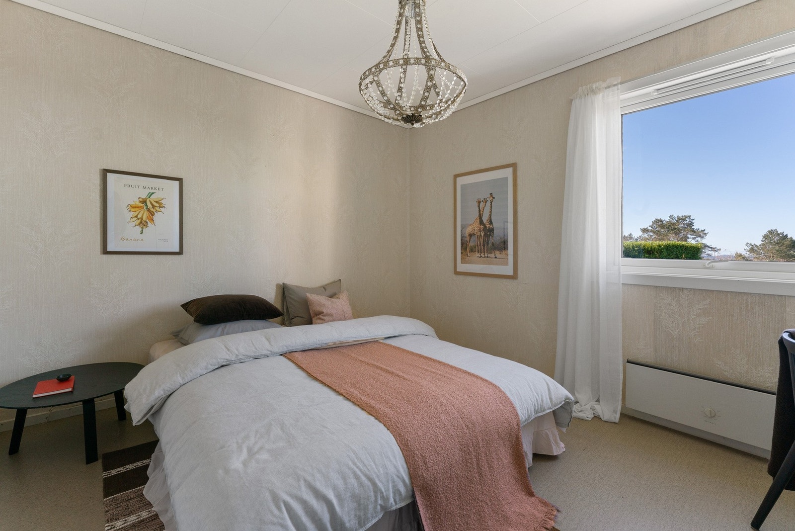 Hovedsoverom (soverom nr. 4) med areal på rett i underkant av 12 m². Galleribilde