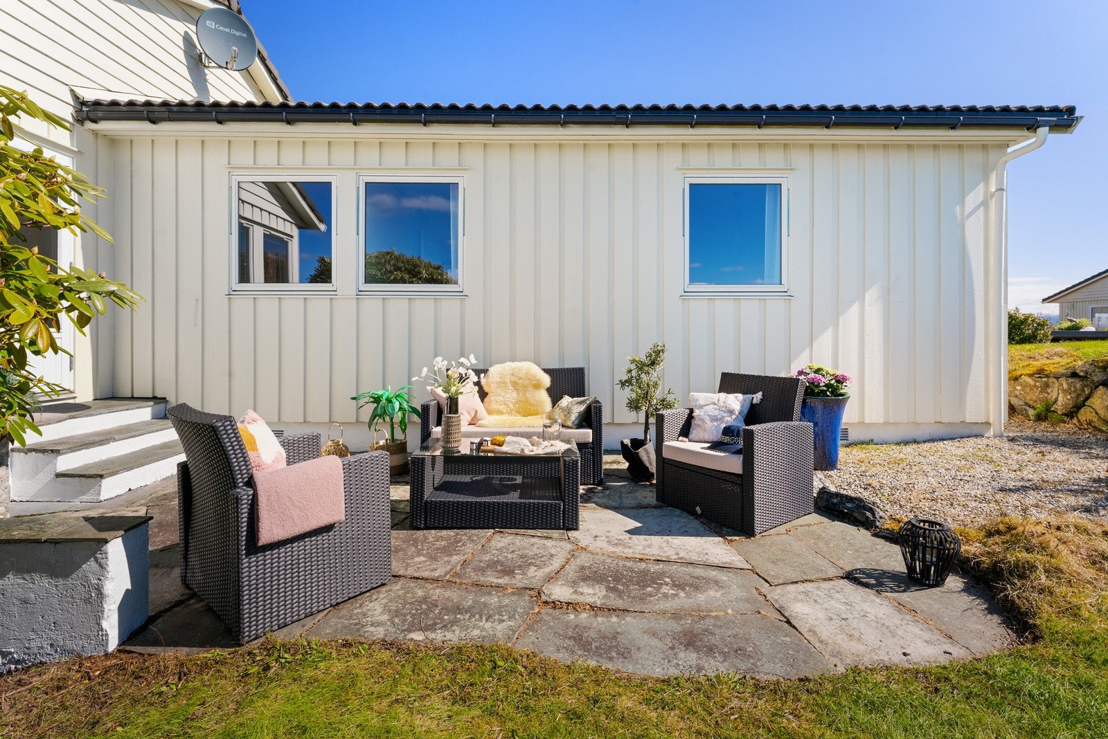 Det er god plass til å plassere møblement for sommersesongen. Galleribilde