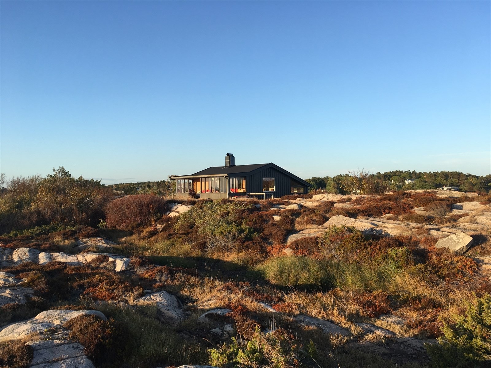 Eiendommen ligger idyllisk til på tuppen av Stangerholmen. Galleribilde