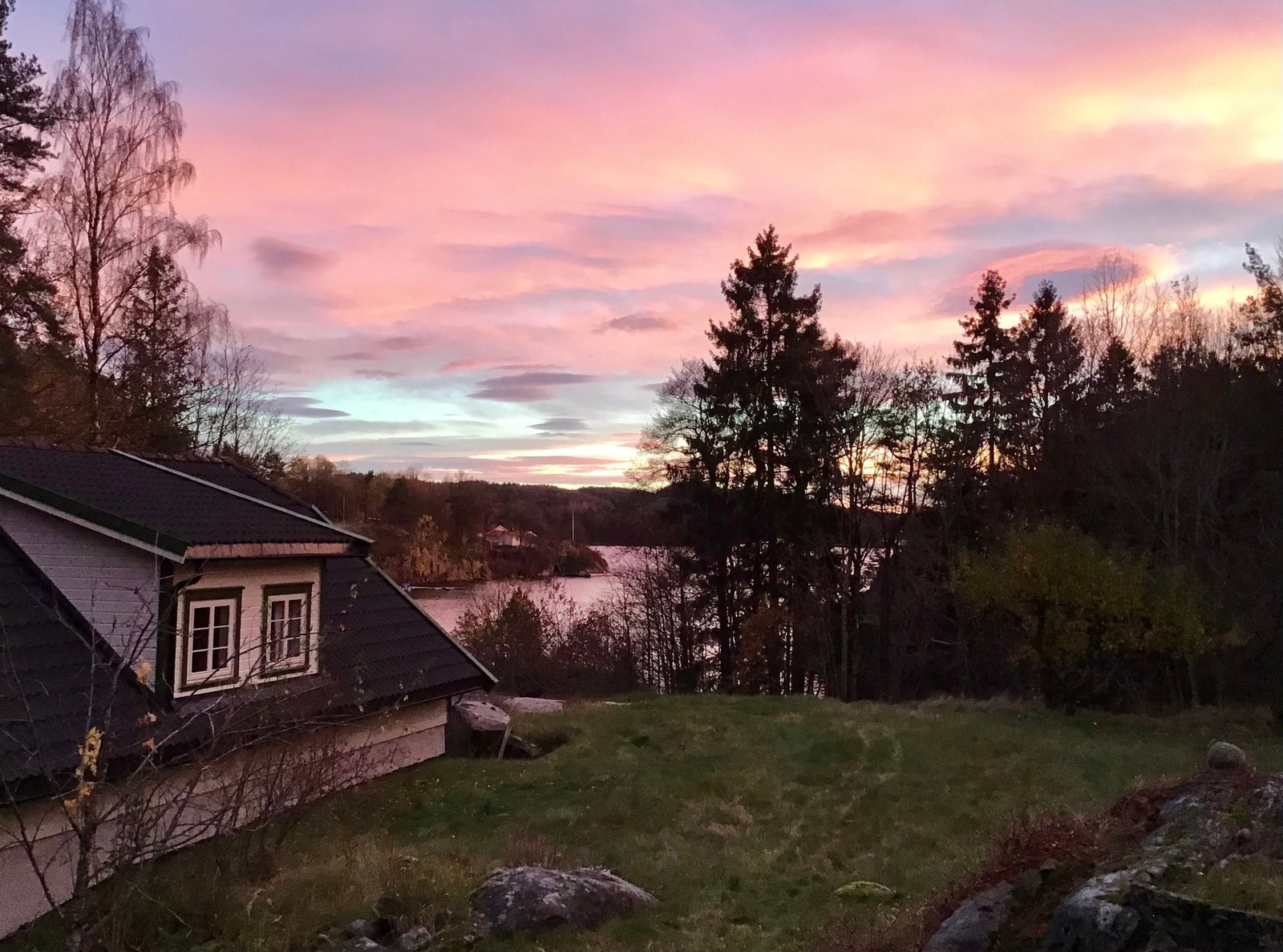 Utsikt til solnedgangen fra stuen. Galleribilde