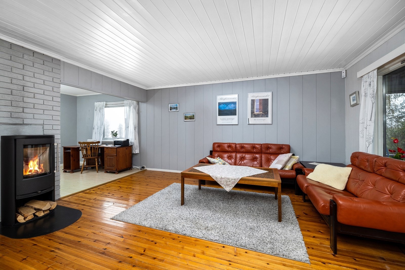 En moderne vedovn sørger for både varme og en hyggelig atmosfære. Galleribilde