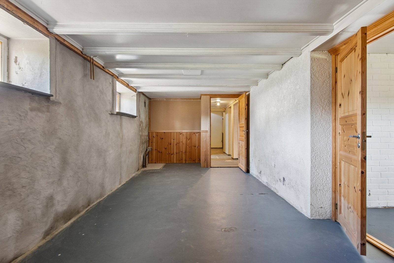 Romslig kjeller. Galleribilde