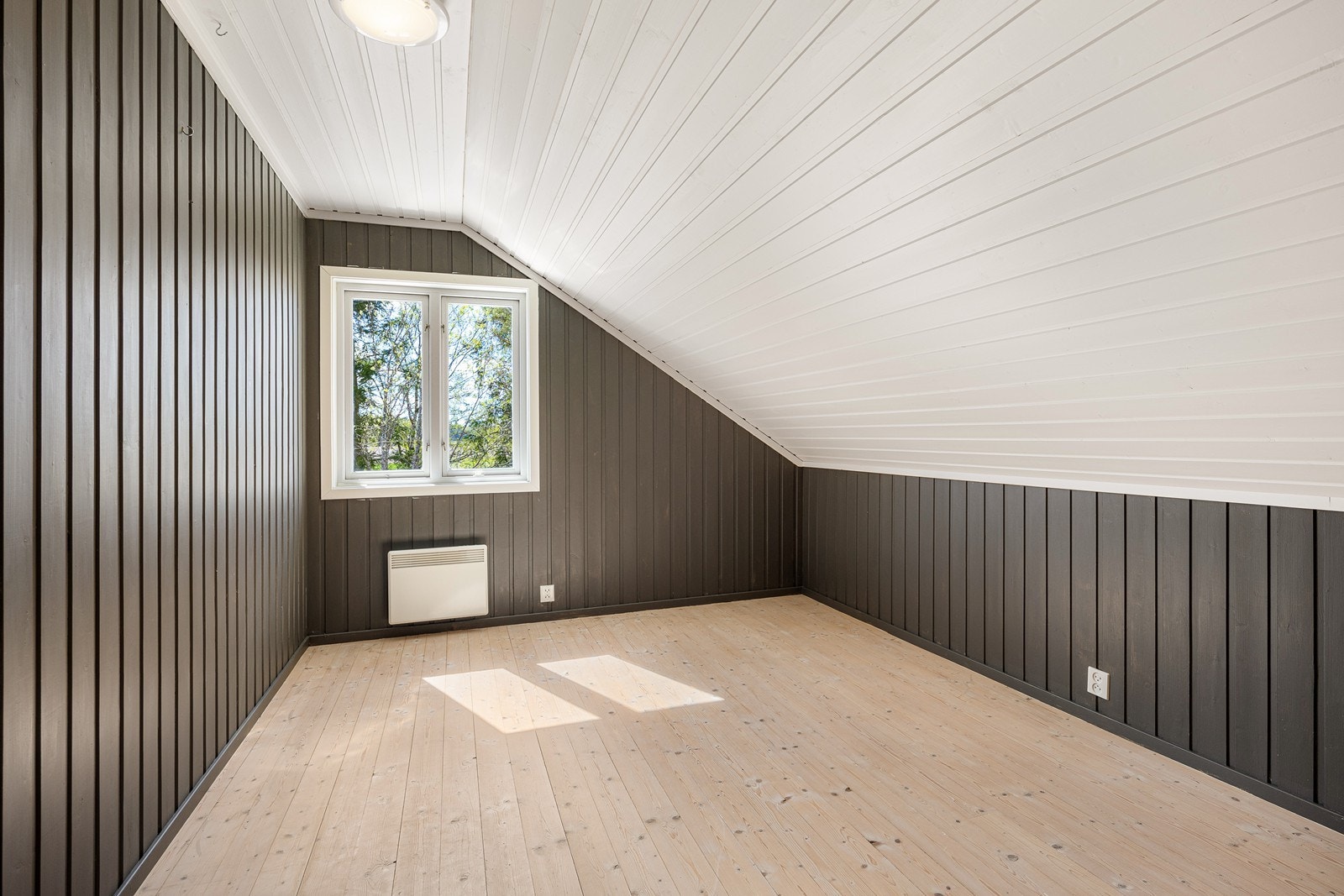Alle rommene er pent pusset opp i stilrene, og samtidig tidsmessige fargekombinasjoner, og de har store vinduer som sørger for rikt, naturlig lysinnslipp. Galleribilde