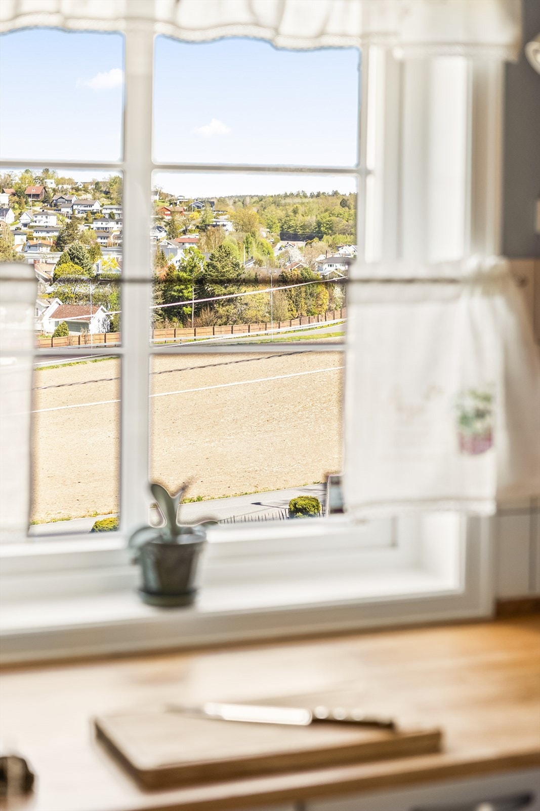 Utsikt fra kjøkkenvinduet. Galleribilde