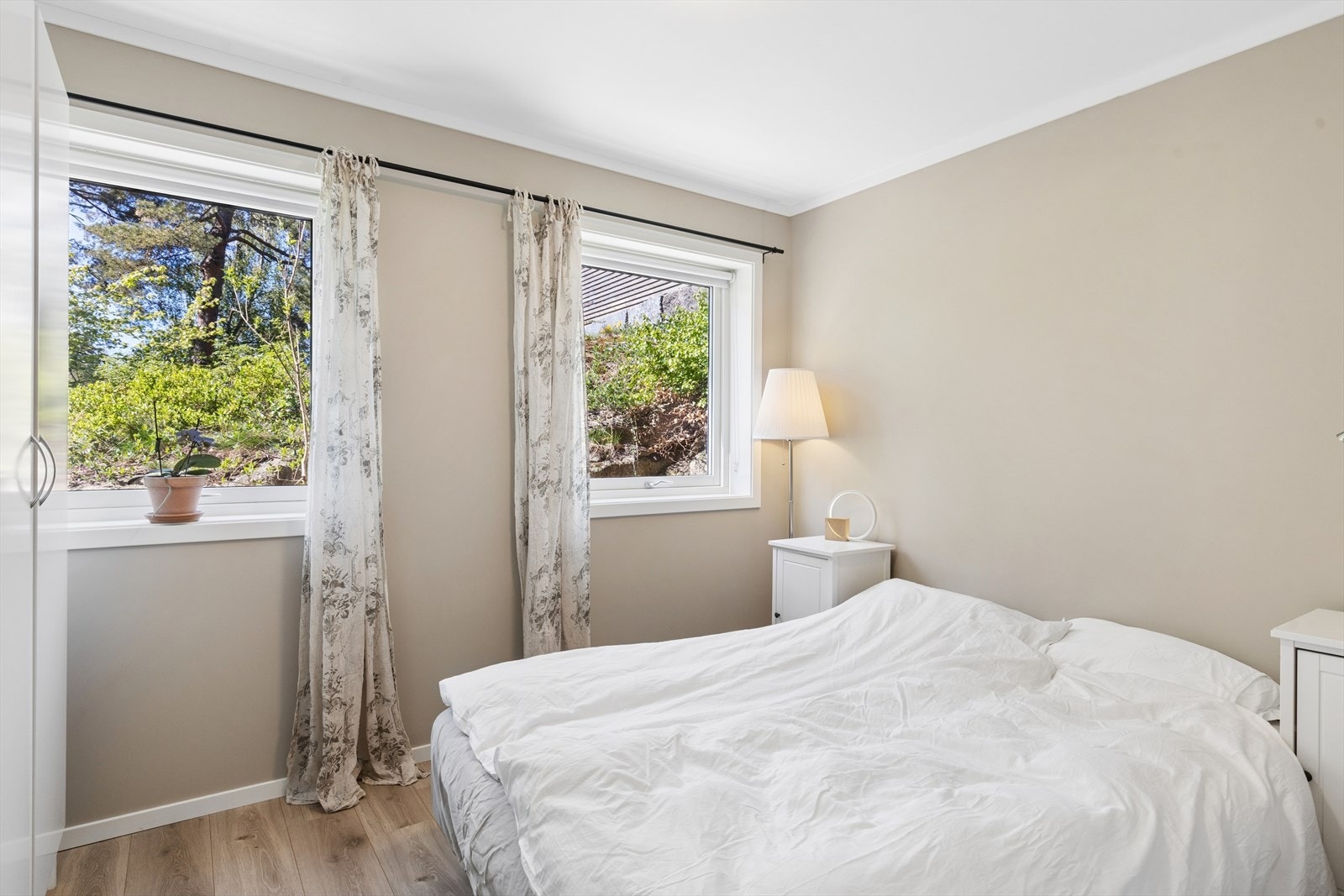 Soverom med garderobe. Galleribilde