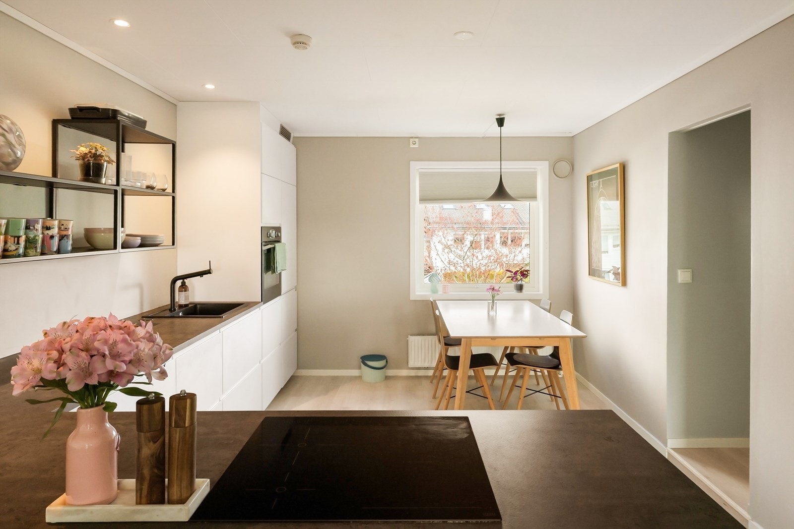 Moderne innredning og fine overflater Galleribilde