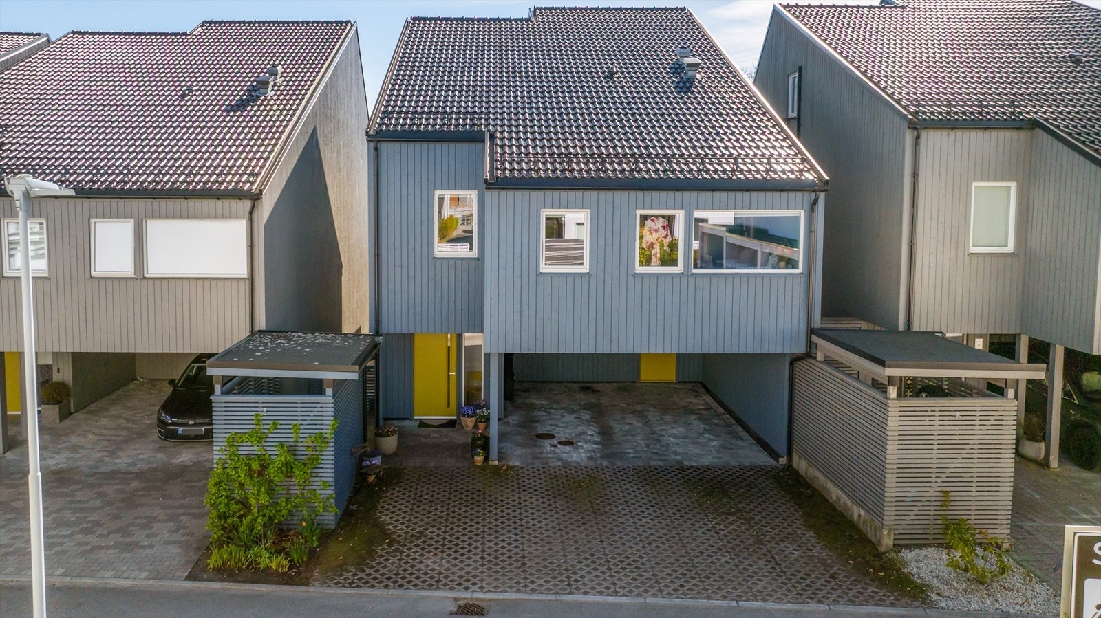Eiendommen sett fra adkomstsiden. Galleribilde