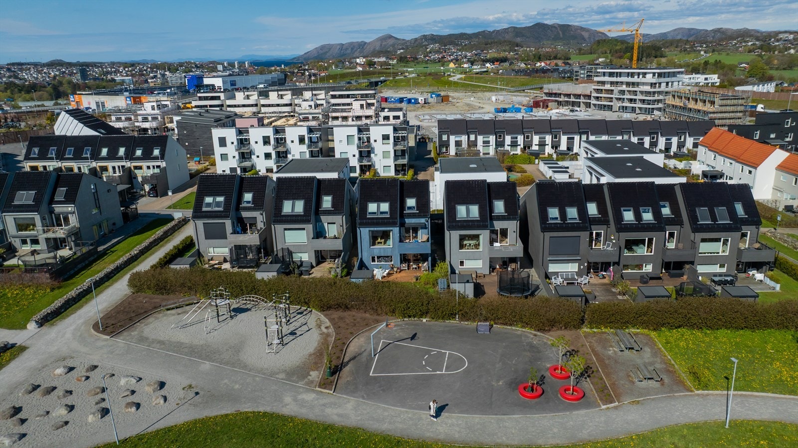 Området er svært barnevennlig med kort vei til skoler og barnehager. Galleribilde