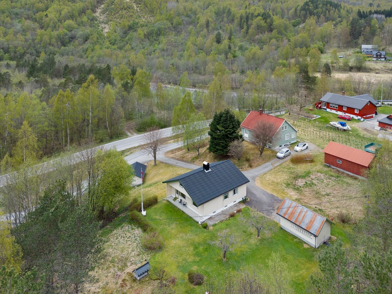 Beliggende i et rolig og landlig området, er eiendommen perfekt for friluftsliv. Galleribilde