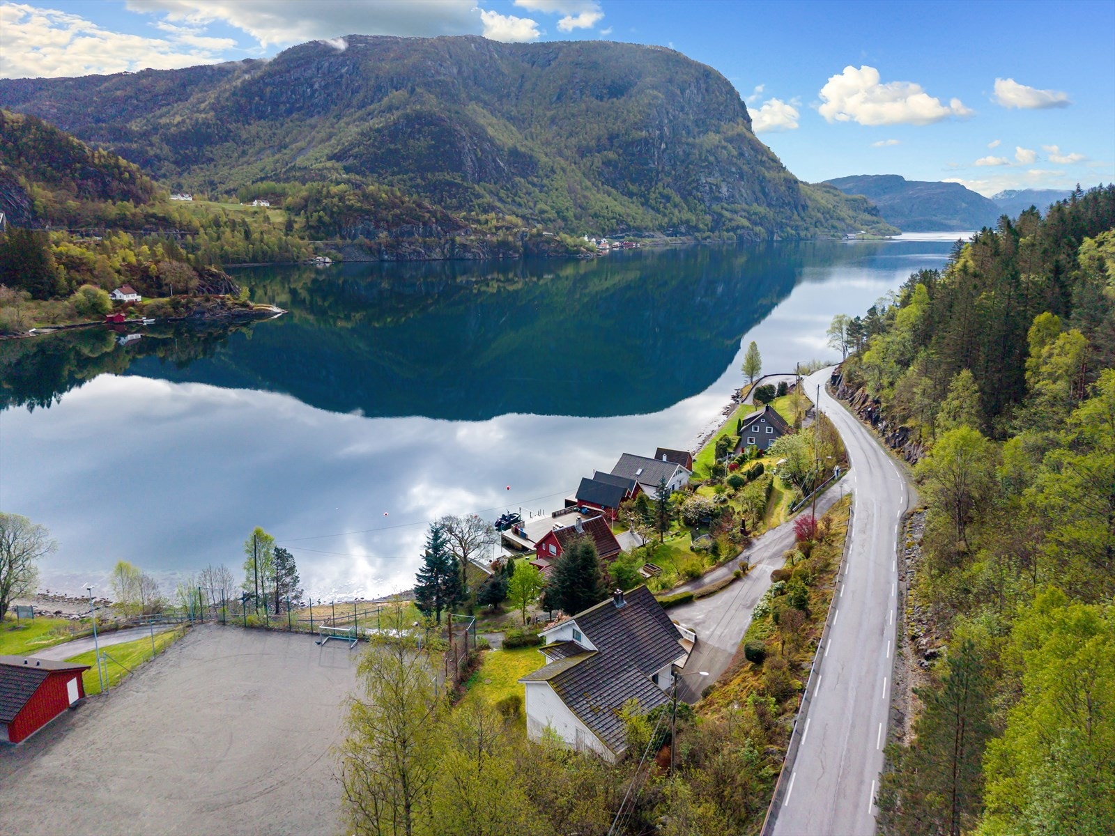 Området byr på storslått vestlandsnatur rett utenfor døren. Galleribilde