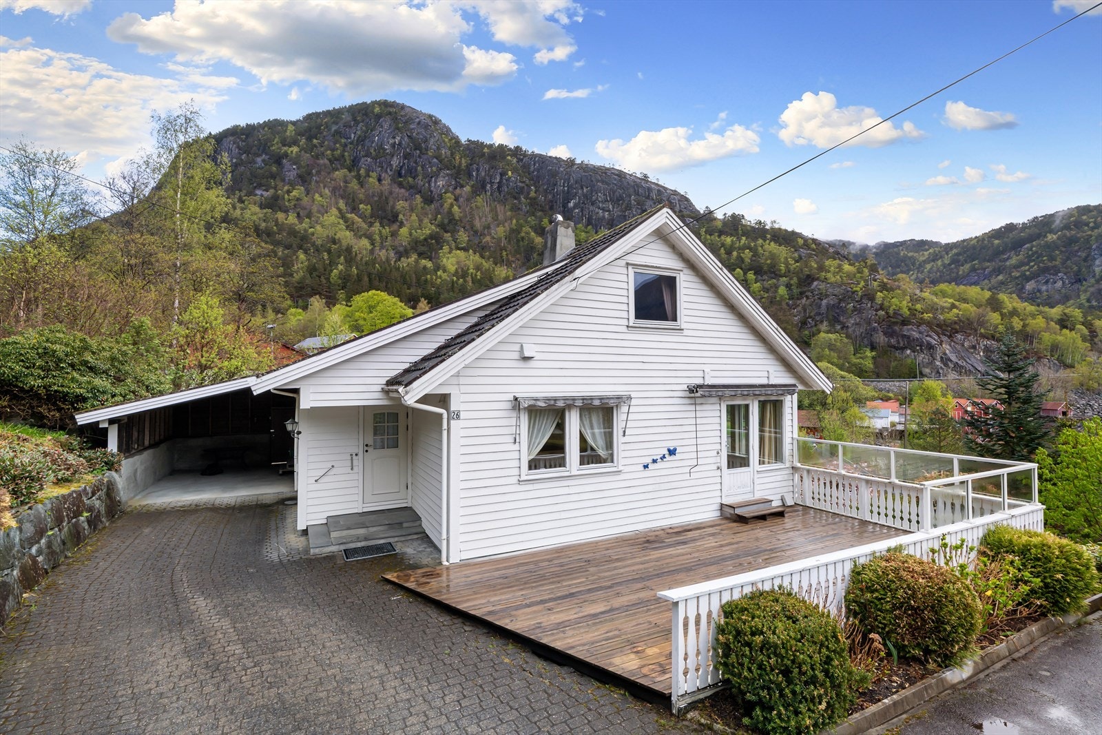 Velkommen til Erfjordvegen 26! Foto: Eivind Dirdal Galleribilde