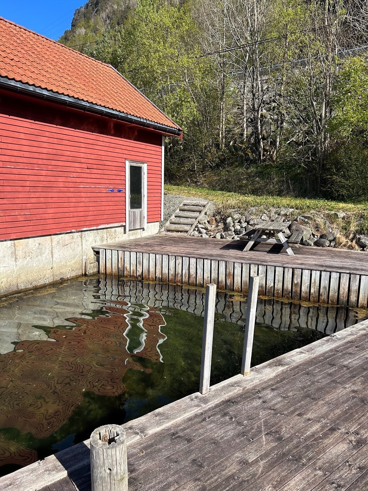 Tilhørende brygge. Bilde tatt av selger. Galleribilde