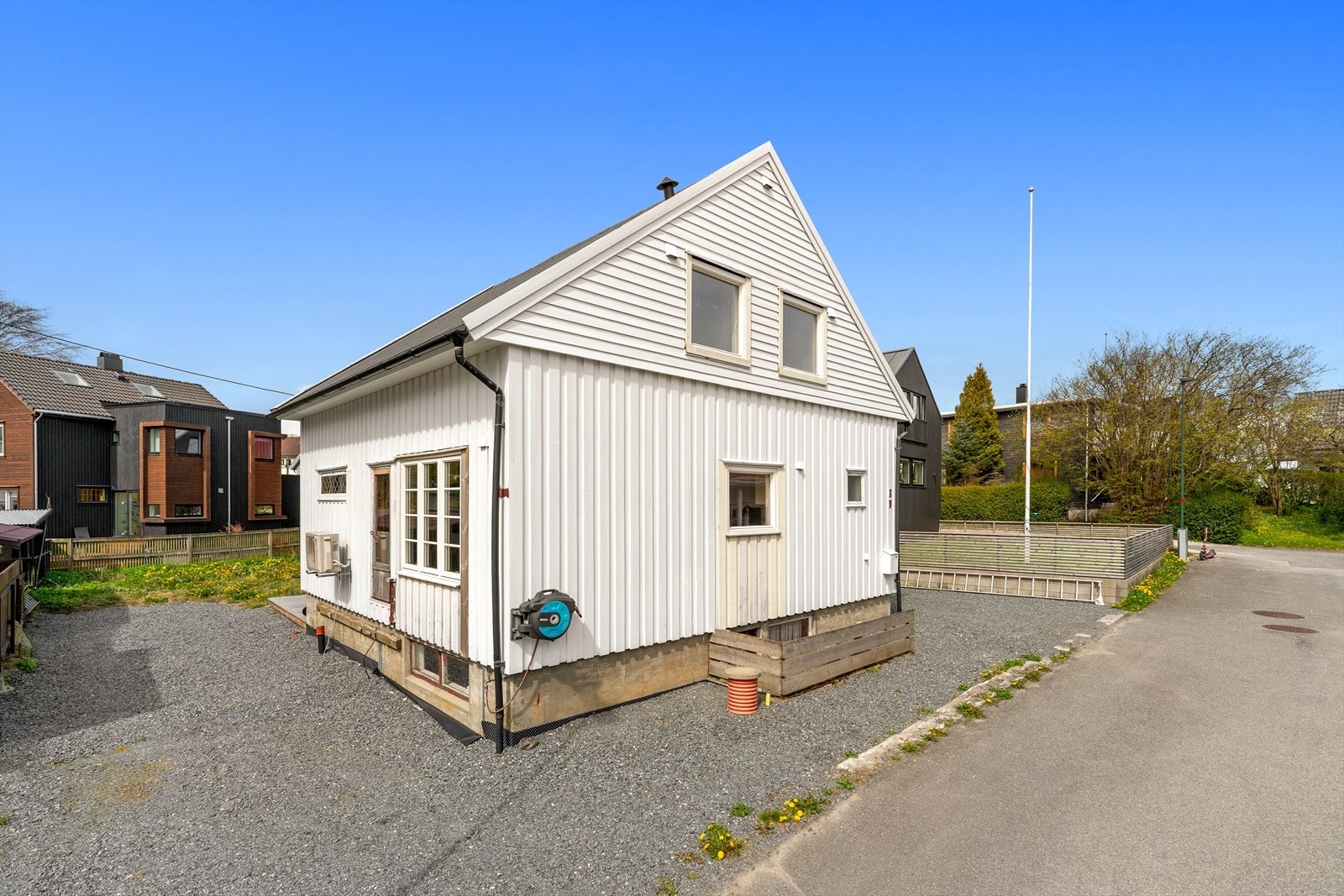Enebolig fra 1964 beliggende i barnevennlig boligområde på Storhaug Galleribilde