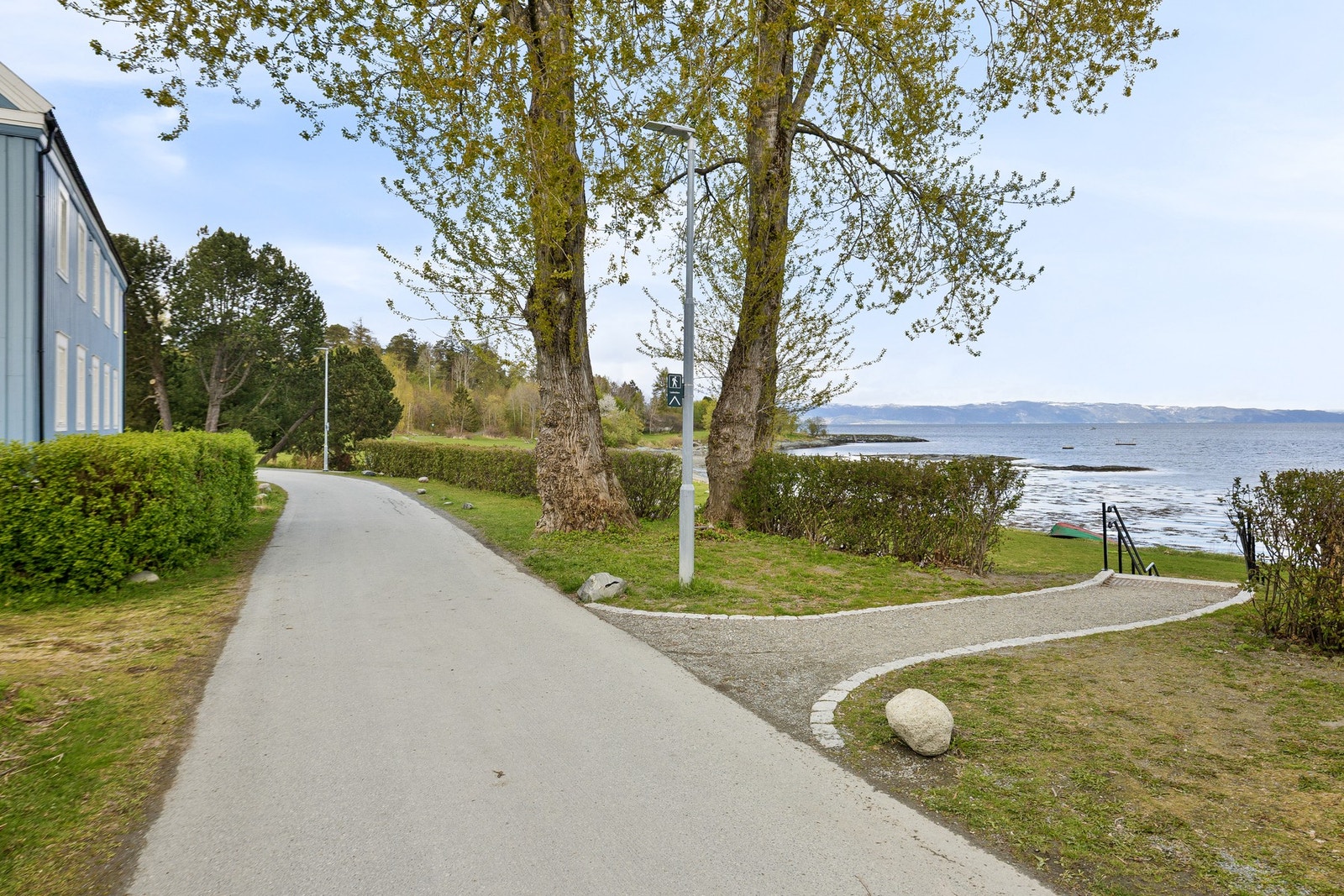 Med beliggenhet bare meter fra Rotvollfjæra... Galleribilde
