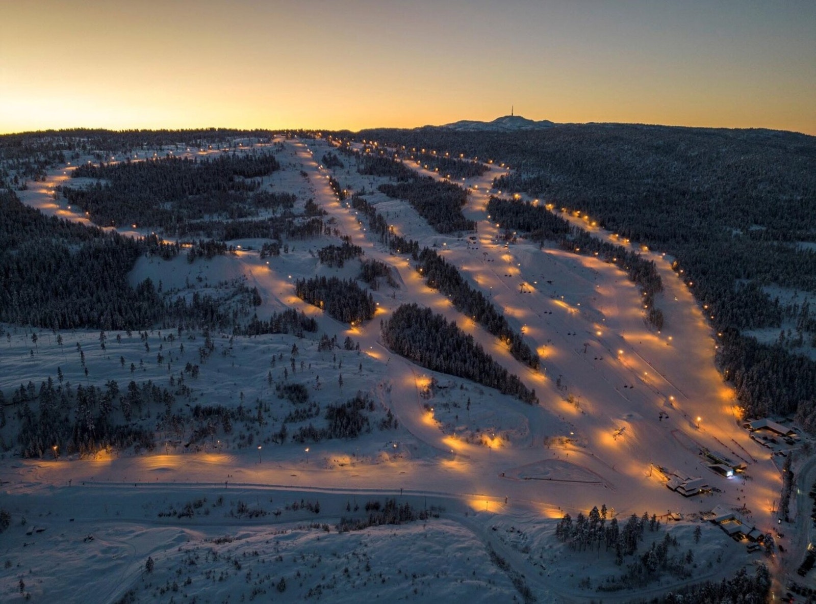 Kort vei til Kongsberg skisenter - en drøy halvtime i bil fra hytta. Galleribilde