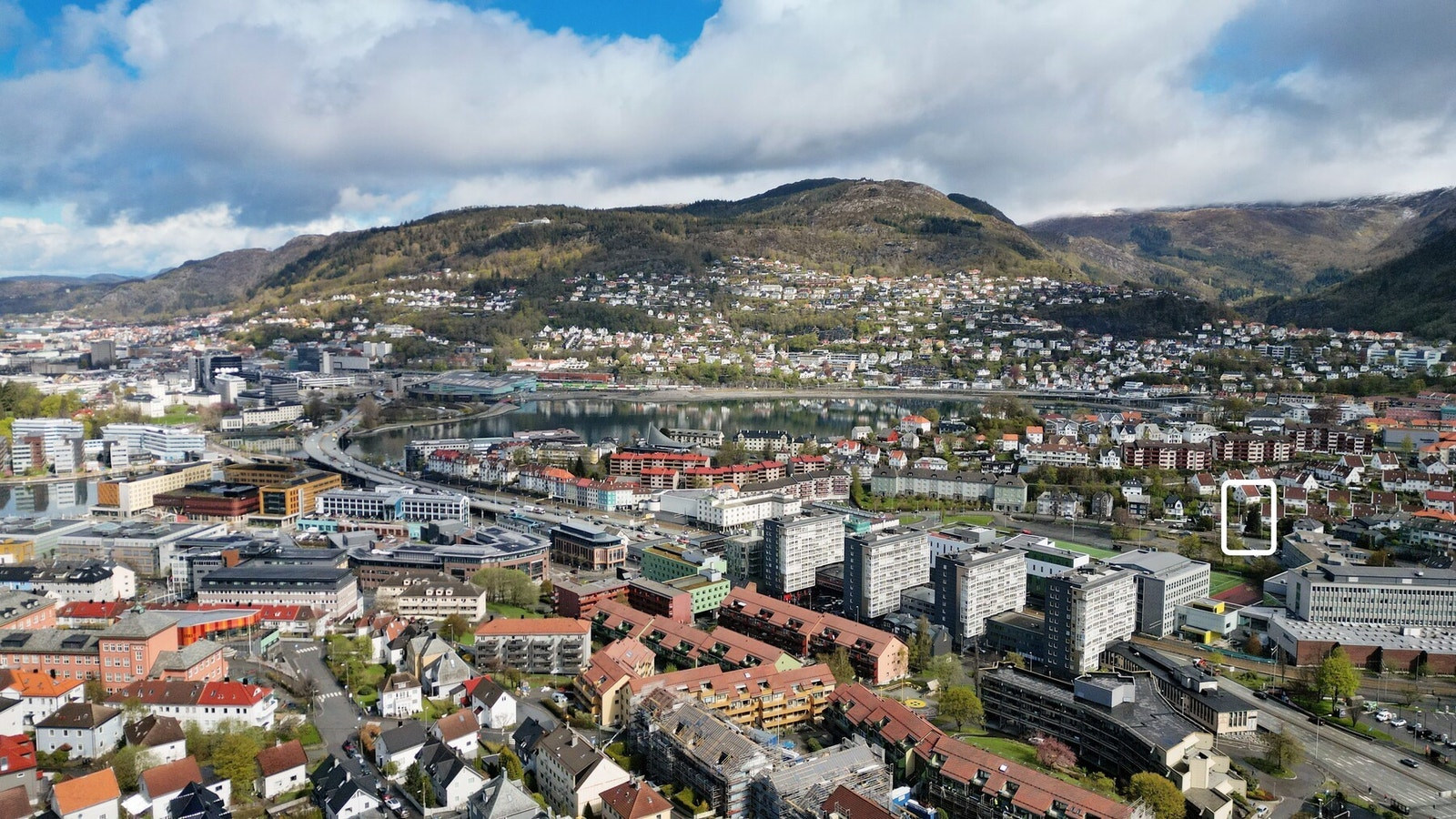 SENTRAL OG SVÆRT ATTRAKTIV BELIGGENHET MED KORT AVSTAND TIL BERGEN SENTRUM Galleribilde