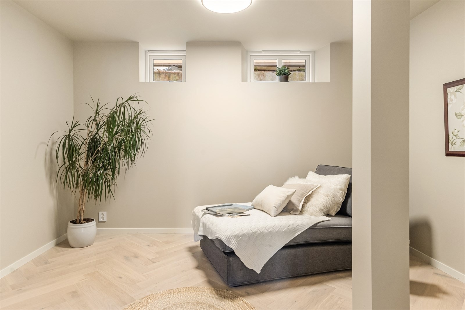 - Her står mulighetene åpne for å innrede med garderobeløsning, hjemmekontor eller andre smarte løsninger etter behov. (ikke godkjent varig opphold) - Galleribilde