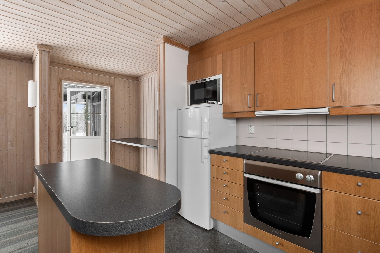 Utgang til terrassen på fremsiden av bygget. Galleribilde