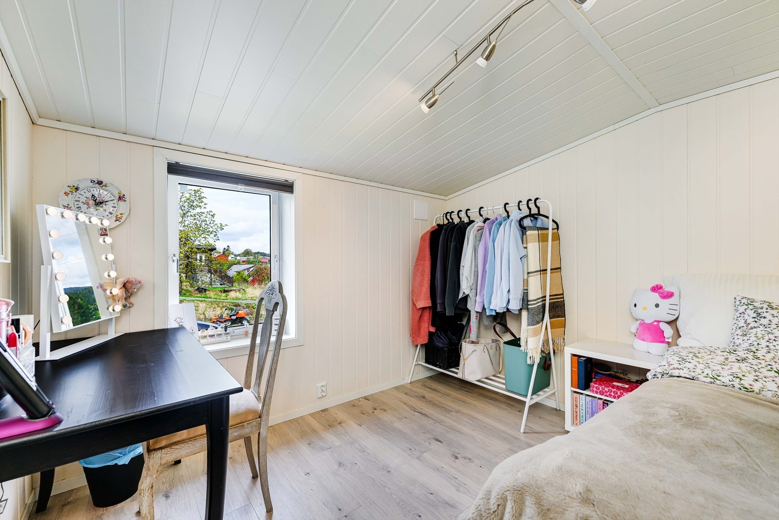 Soverom i løen. Galleribilde