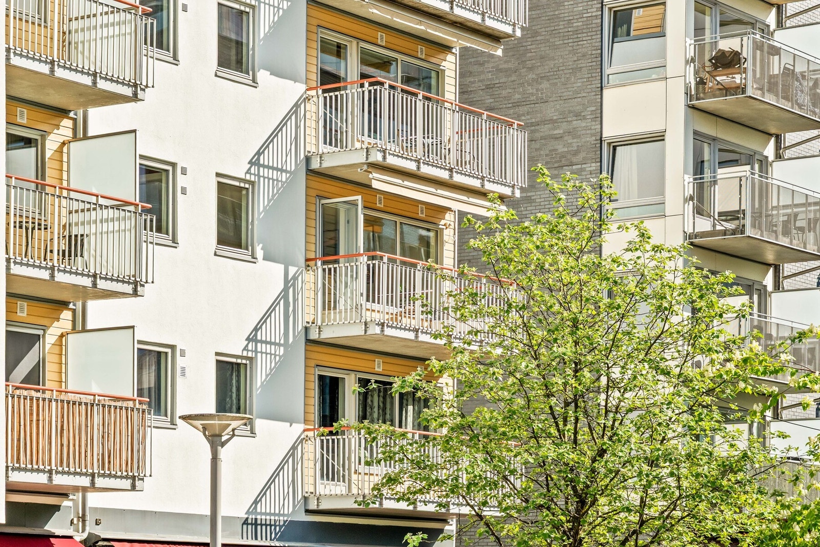 Leiligheten ligger fint til i byggets 3. etasje. Galleribilde