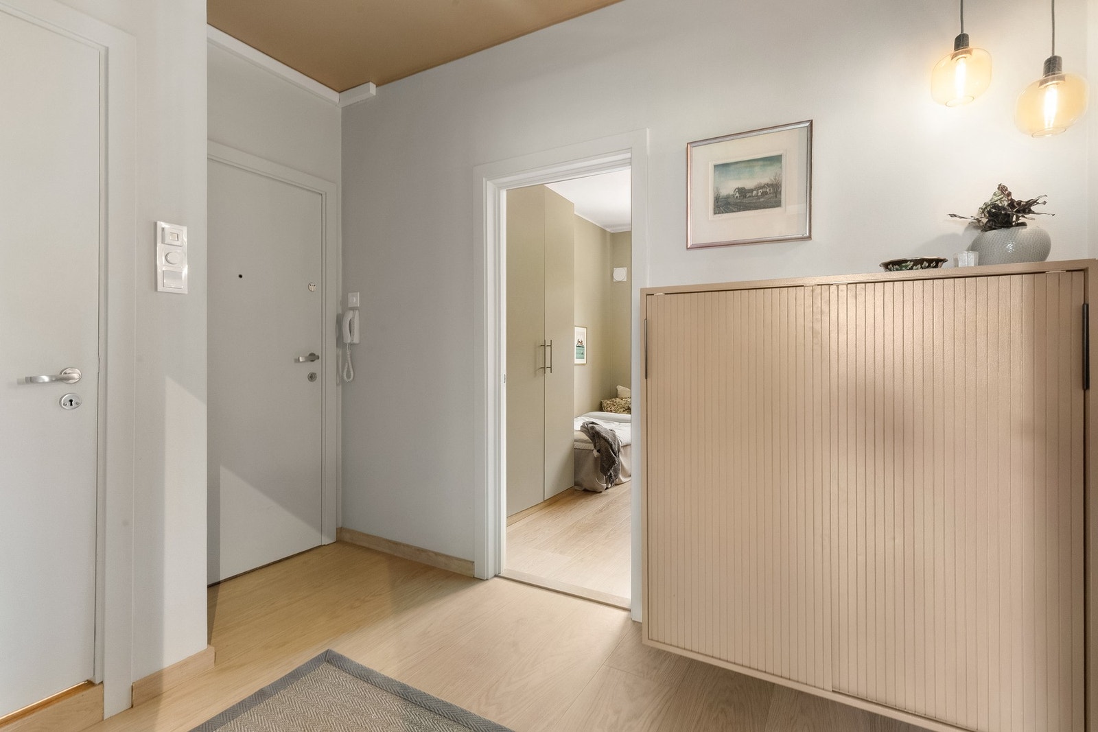 Leiligheten disponerer hele tre eksterne boder med svært gode lagringsmuligheter. Galleribilde