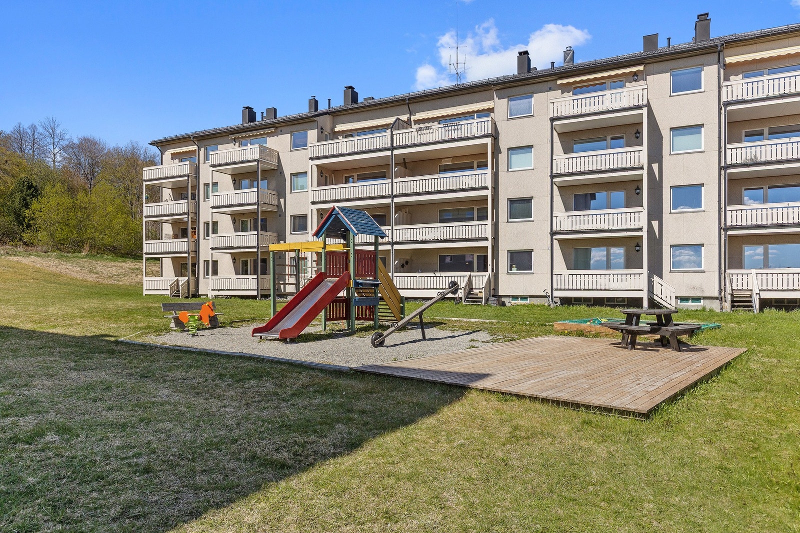 Borettslaget ligger i et rolig og barnevennlig område. Galleribilde