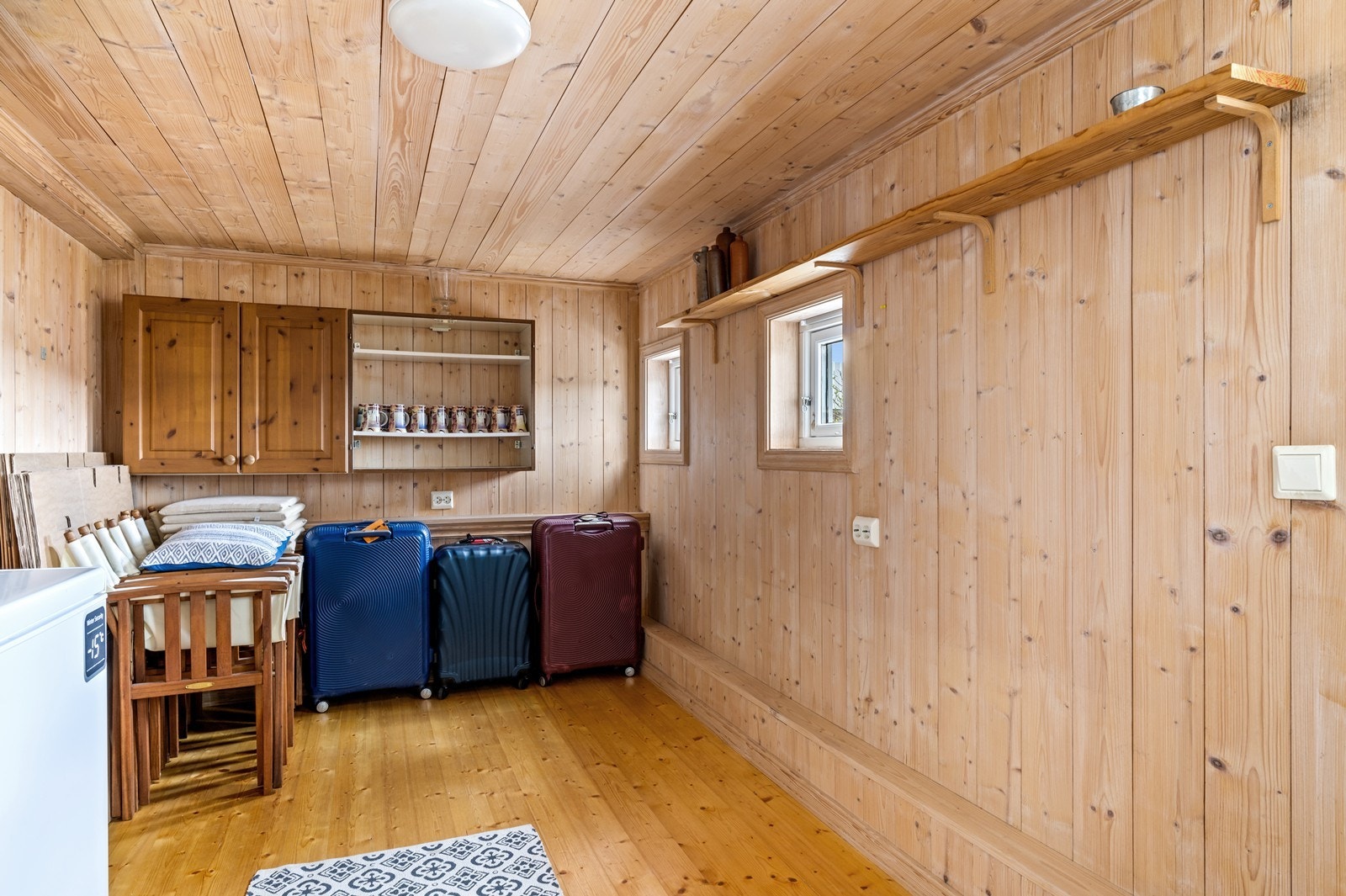 Innvendig bod med gode lagringsmuligheter. Galleribilde