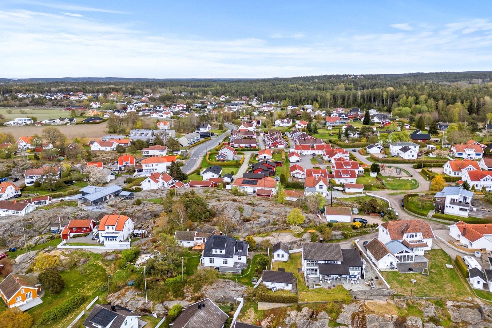 Nabolaget består hovedsakelig av eneboliger. Galleribilde
