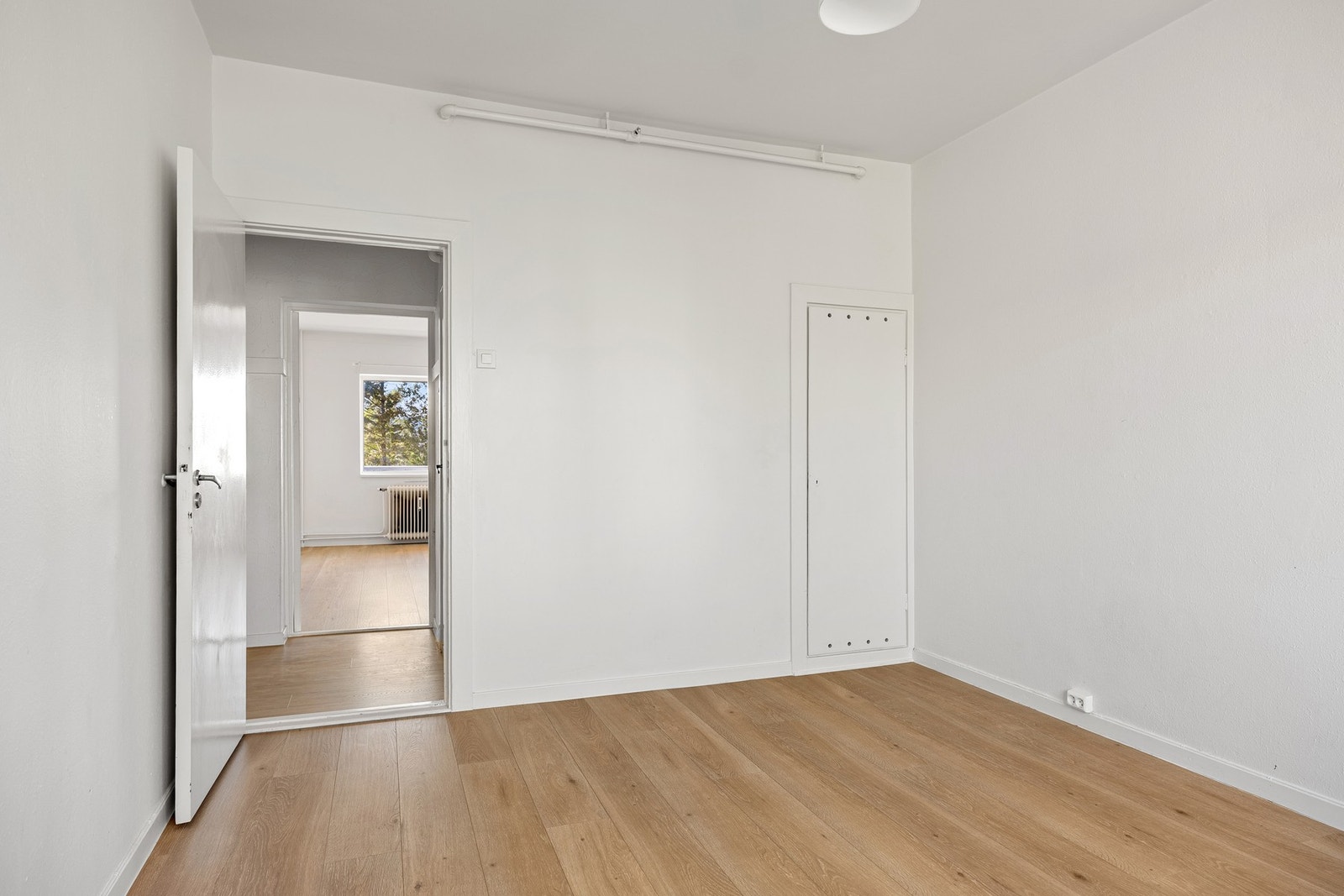 Det er god plass til å sette inn garderobeskap på soverommet. Galleribilde